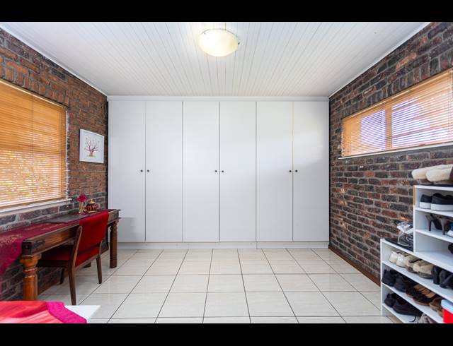 4 BEDROOM FREESTANDING SOLD IN PANORAMA